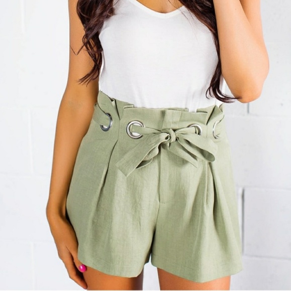 Tie waist shorts - Picture 1 of 4